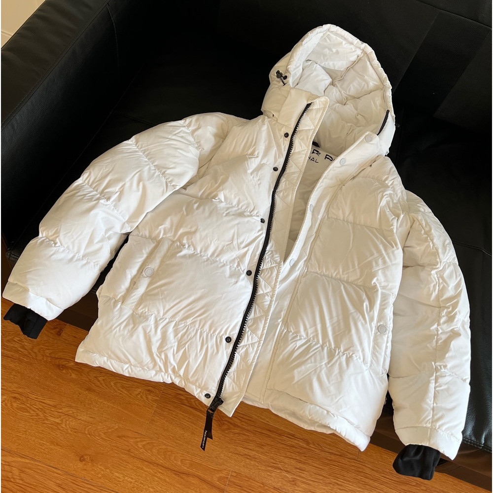 Aritzia's The Original SuperPuff in White